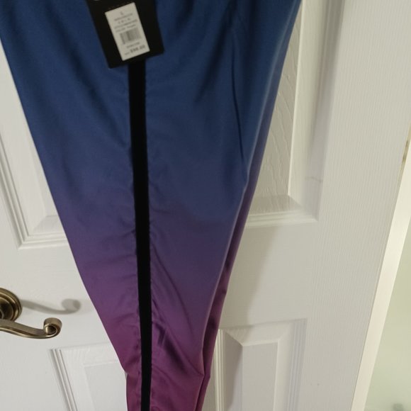 NWT High waisted breathable moisture wicking leggings - Picture 3 of 5